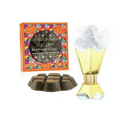 Ornate gouden wierookbrander met opstijgende rook naast kleurrijke Bakhourtablet WOW nabeel